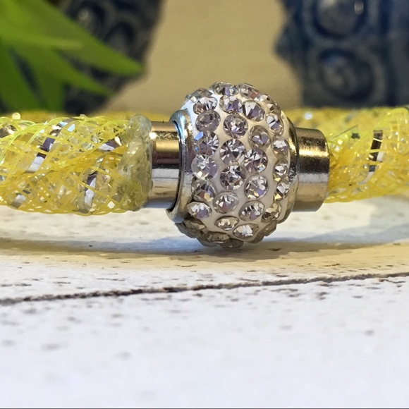 Diamond Mesh Magnet Bracelet - Picture 2 of 6